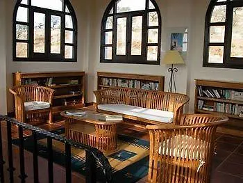 Cortijo Puerto El Peral 호텔 Almogía