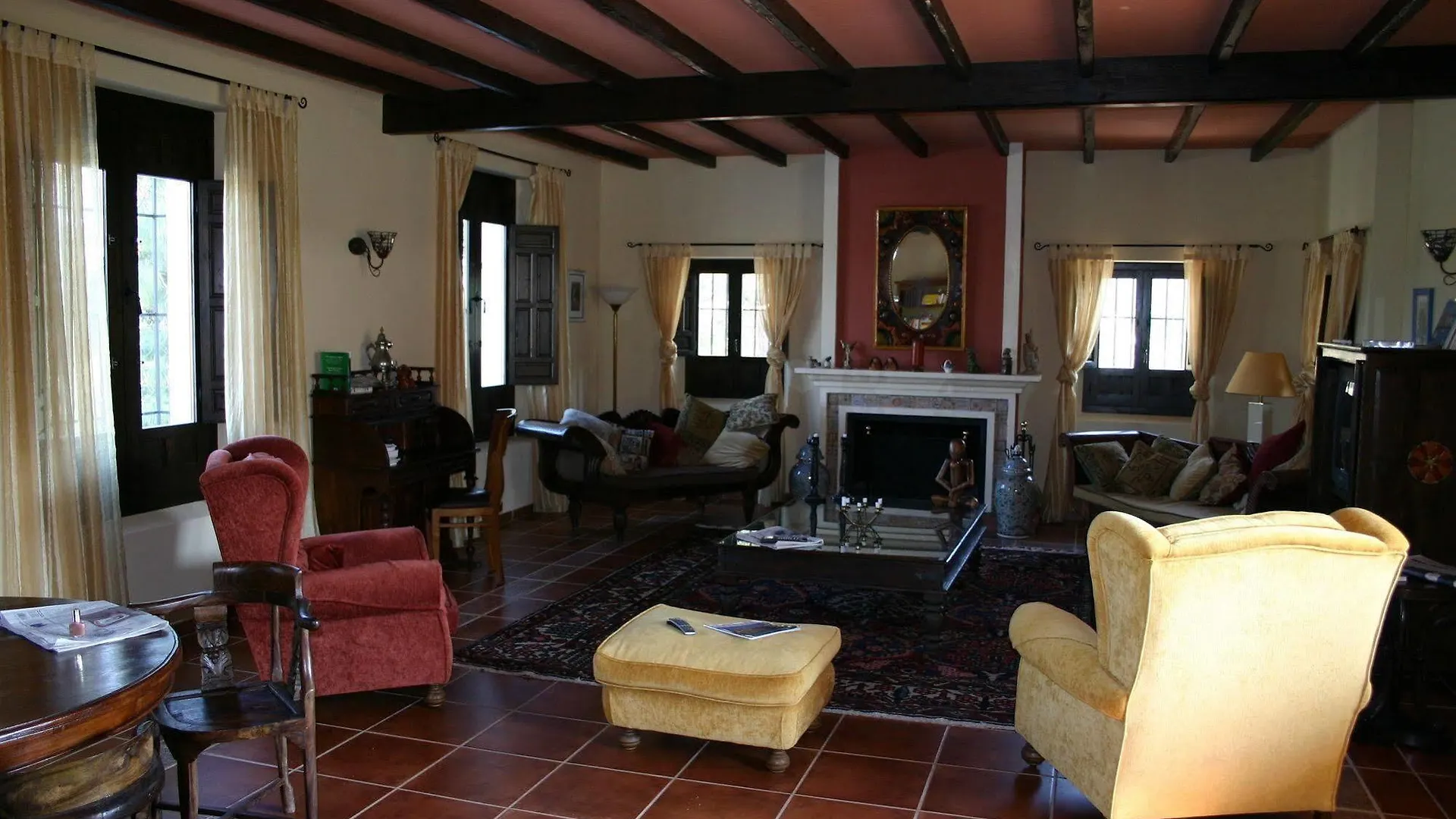 Cortijo Puerto El Peral 호텔 Almogía